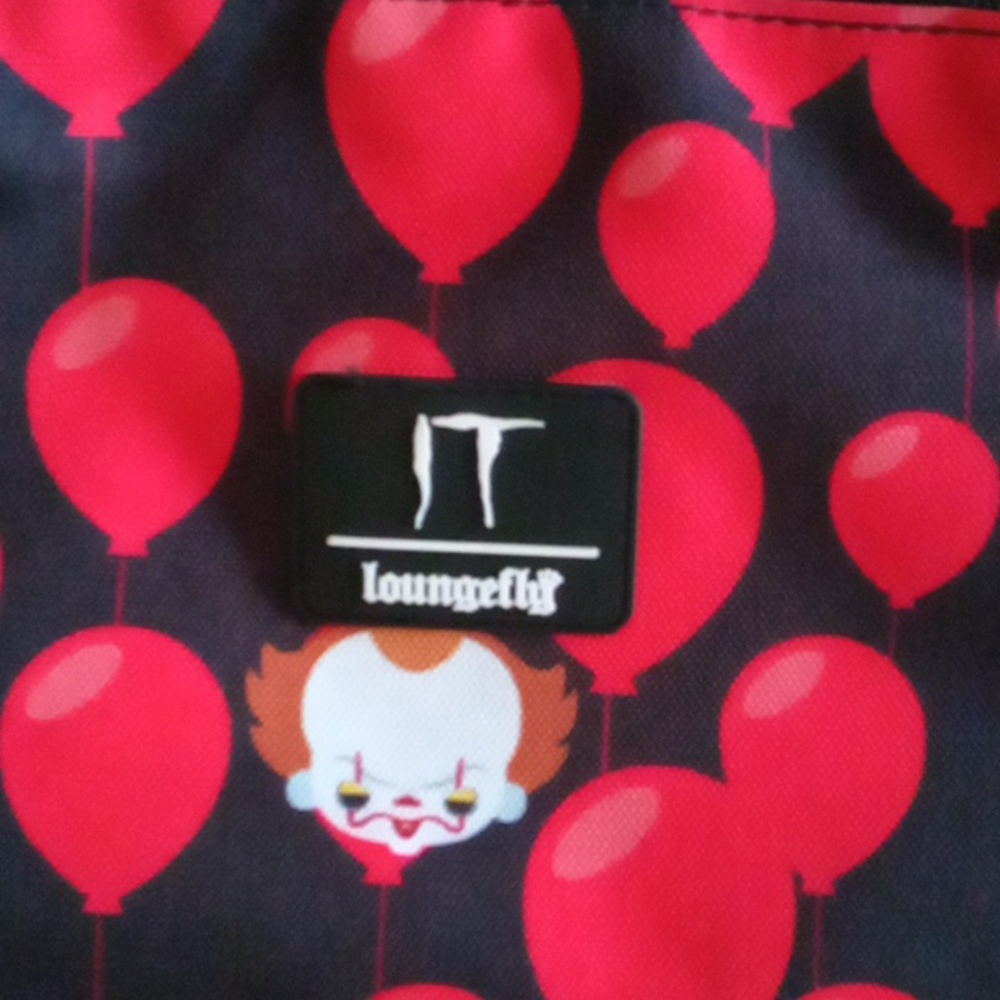 Loungefly IT Chapter Two I Heart Derry Crossbody NWT - Picture 4 of 7